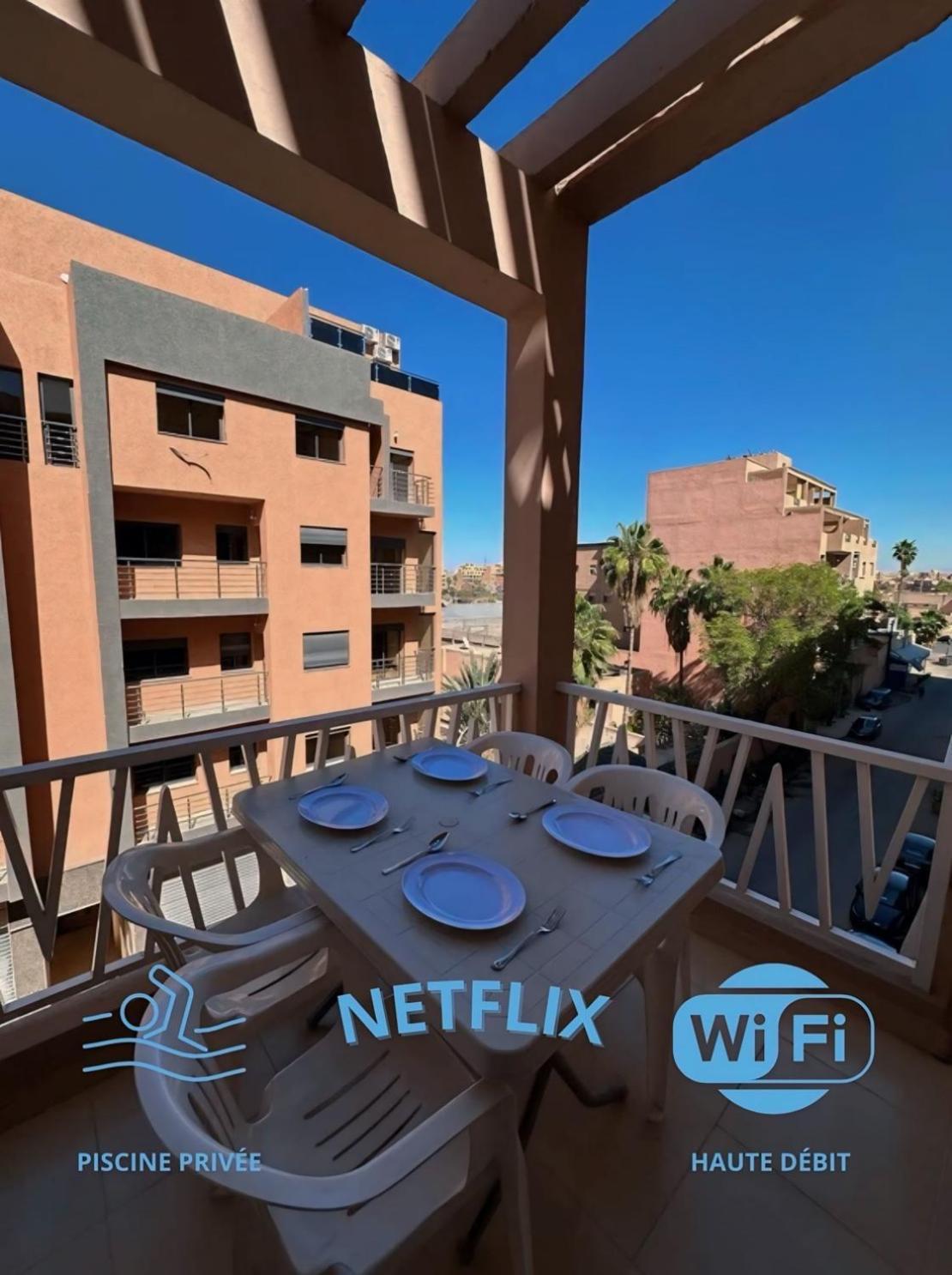 Rita : Vue, Piscine ,confort ! Apartamento Marrakesh